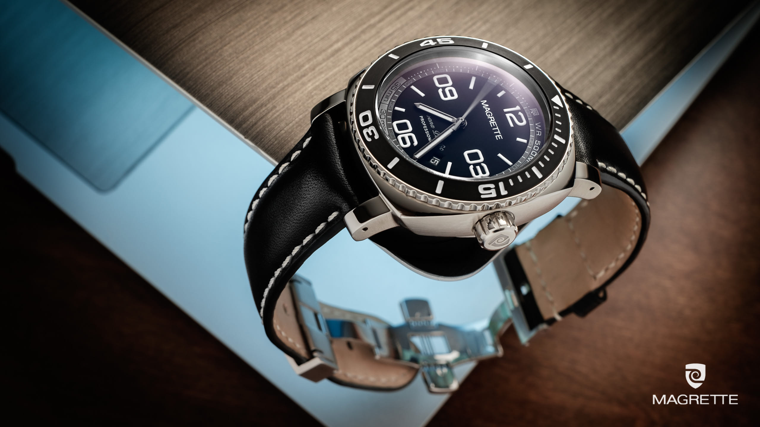 Magrette Timepeices -  mpp black laptop 